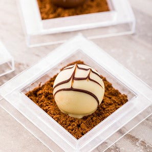 Restaurantware Mini Serve Square Clear Plastic Mini Cubic Plate - 2 1/2" X 2 1/2" - 100 Count Box