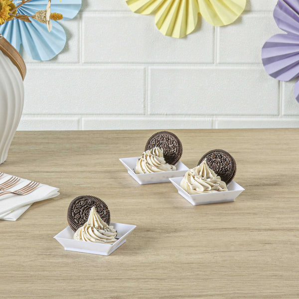 Restaurantware Mini Serve Square White Plastic Mini Modern Plate - 2 1/2" X 2 1/2" X 1/2" - 100 Count Box