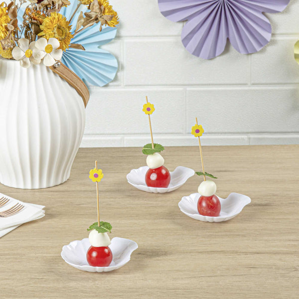 Restaurantware Mini Serve White Plastic Shell Plate - 3 1/4" X 3 1/4" X 1/2" - 100 Count Box