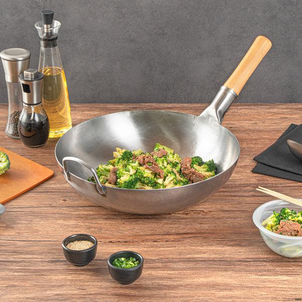 Restaurantware Motomori 14" Carbon Steel Flat Bottom Wok / Stir Fry Pan - Hand Hammered With Wooden Handle - 10 Count Box