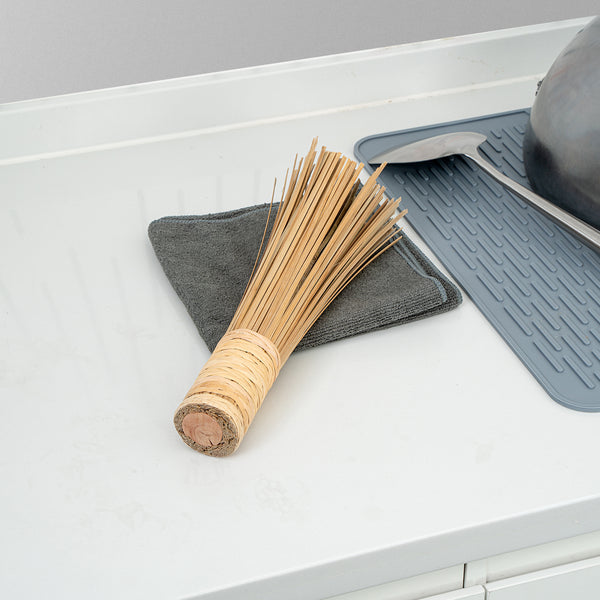 Restaurantware Motomori Natural Bamboo Wok Brush - 11" - 10 Count Box
