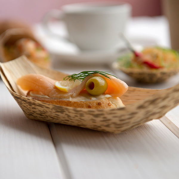 Restaurantware Natural Bamboo Large Food Tray / Boat - 8 1/2" X 4" X 3/4" - 200 Count Box