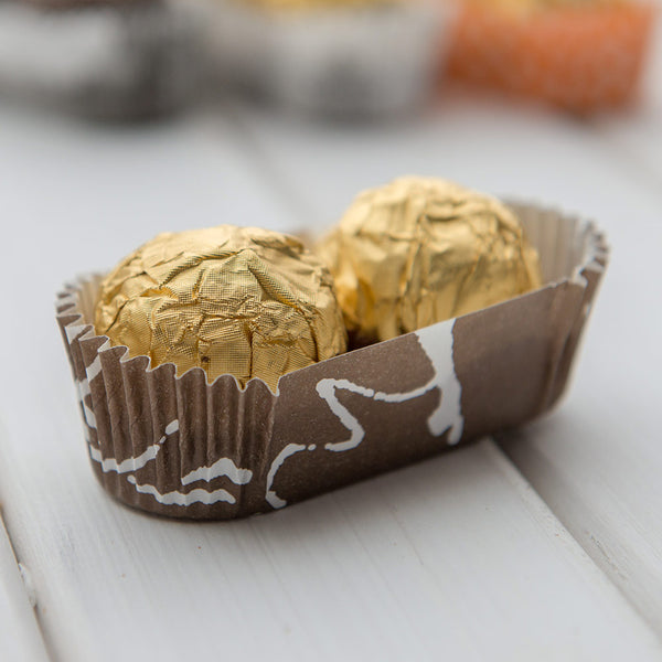 Restaurantware Panificio 1 Oz Elliptical Chocolate Wisp Paper Regular Baking Cup - Ridged - 3 1/2" X 1 1/2" X 1" - 200 Count Box