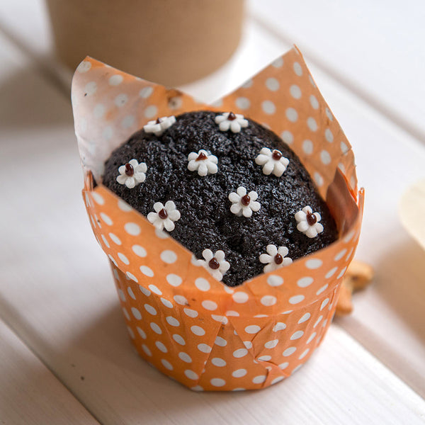 Restaurantware Panificio 1 Oz Tulip Polka-Dotted Hot Orange Paper Regular Baking Cup - 3" X 3" X 3" - 200 Count Box