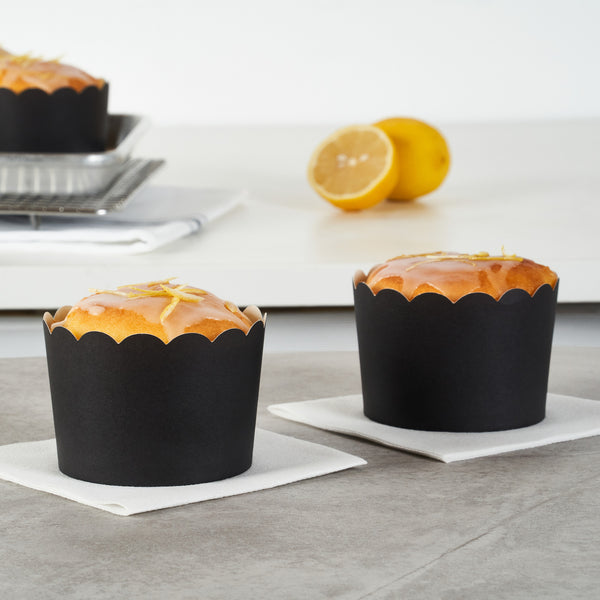 Restaurantware Panificio 10 Oz Black Paper Jumbo Baking Cup - Scalloped - 3 1/2" X 3 1/2" X 2 1/2" - 200 Count Box