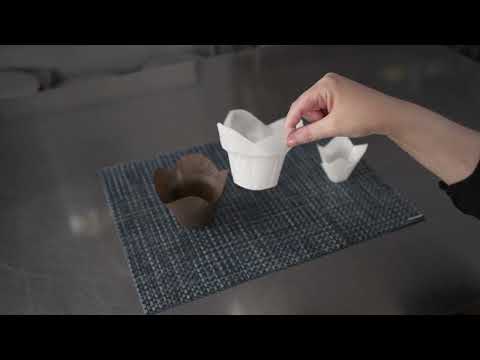 Restaurantware Panificio 2 Oz Tulip Sugar White Paper Baking Cup - Greaseproof - 1 1/2" X 1 1/2" X 2 1/4" - 200 Count Box