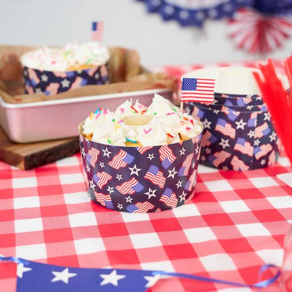 Restaurantware Panificio 22 Oz Paper Baking Ring Mold - American Flag Greaseproof - 4 1/2" X 4 1/2" X 2 3/4" - 900 Count Box