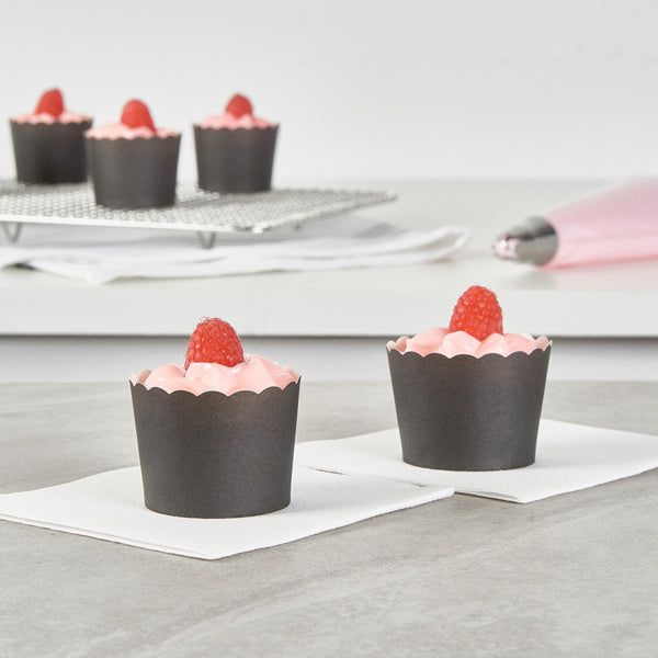 Restaurantware Panificio 3 Oz Round Black Paper Mini Baking Cup - Scalloped - 2 1/2" X 2 1/2" X 1 3/4" - 200 Count Box