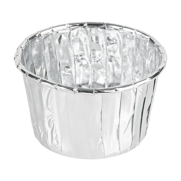 Restaurantware Panificio 3 Oz Round Metallic Silver Paper Small Baking Cup - Pleated - 2 1/2" X 2 1/2" X 1 1/2" - 200 Count Box