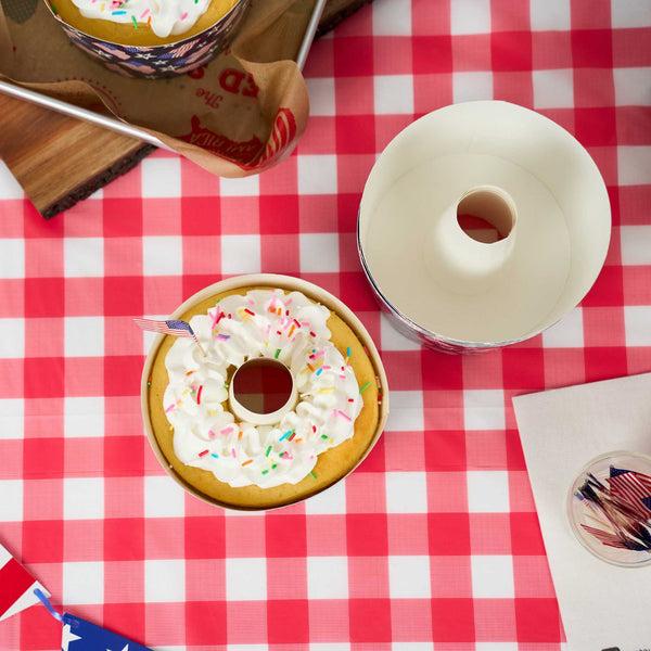 Restaurantware Panificio 38 Oz Paper Baking Ring Mold - American Flag Greaseproof - 5" X 5" X 3 3/4" - 600 Count Box