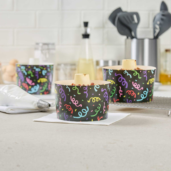 Restaurantware Panificio 38 Oz Paper Baking Ring Mold - Colorful Streamers Greaseproof - 5" X 5" X 3 3/4" - 600 Count Box