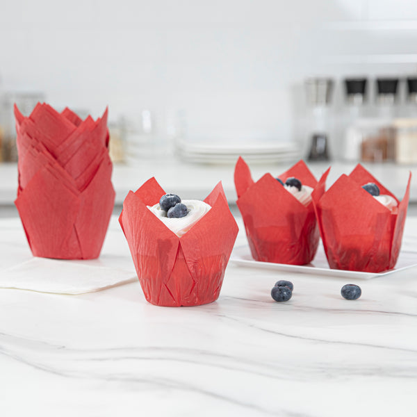 Restaurantware Panificio 4 Oz Red Paper Tulip Baking Cup - Greaseproof - 3 1/2" X 3 1/2" X 3 1/2" - 200 Count Box