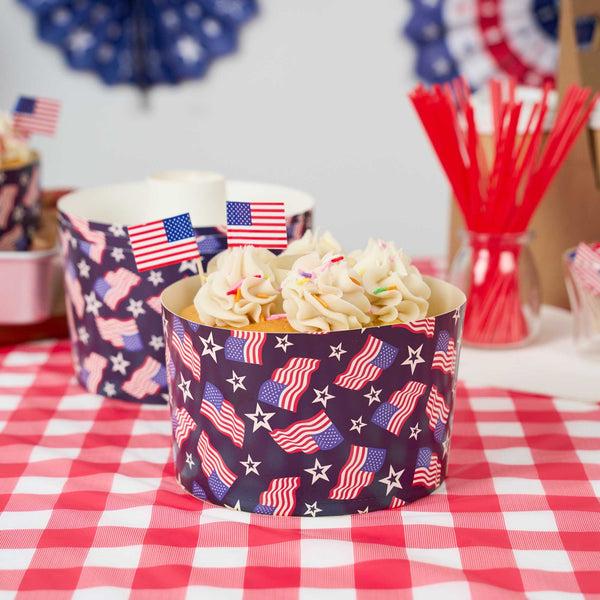 Restaurantware Panificio 53 Oz Paper Baking Ring Mold - American Flag Greaseproof - 5 3/4" X 5 3/4" X 3 3/4" - 400 Count Box