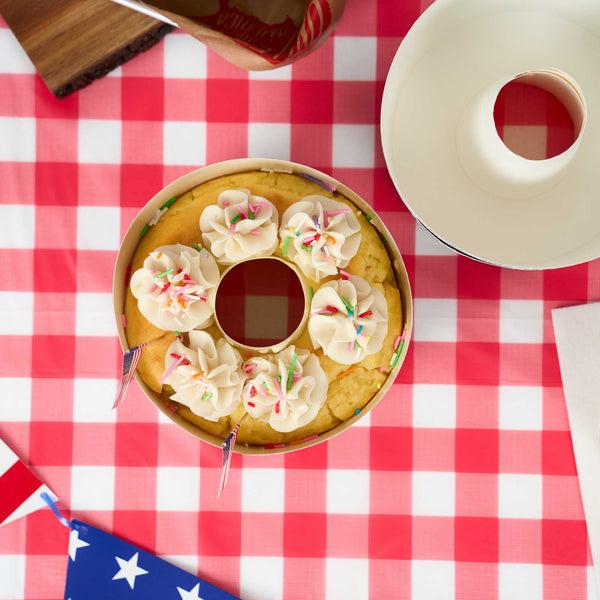 Restaurantware Panificio 53 Oz Paper Baking Ring Mold - American Flag Greaseproof - 5 3/4" X 5 3/4" X 3 3/4" - 400 Count Box