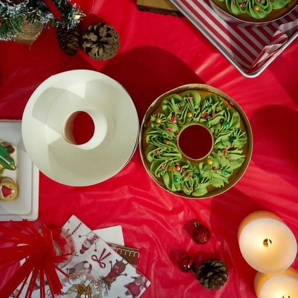 Restaurantware Panificio 53 Oz Paper Baking Ring Mold - Christmas Greaseproof - 5 3/4" X 5 3/4" X 3 3/4" - 400 Count Box
