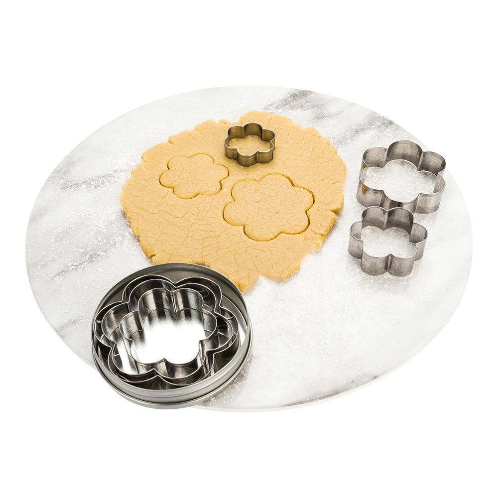 restaurantware Pastry Tek 6-Piece Metal Flower Cookie Cutter Set in Round Tin Box 1 count box