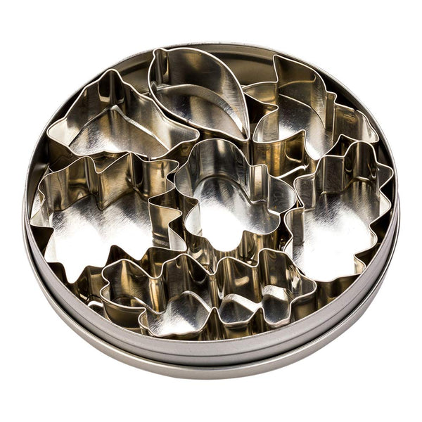 Restaurantware Pastry Tek 7-Piece Metal Leaf Cookie Cutter Set In Round Tin Box 1 Count Box
