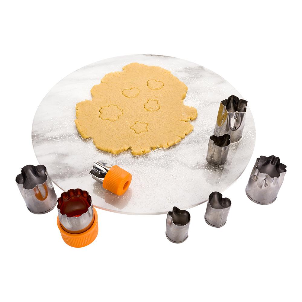 restaurantware Pastry Tek 8-Piece Assorted Metal Linzer Cookie Cutter Set with Removable Comfort Grip 1 count box