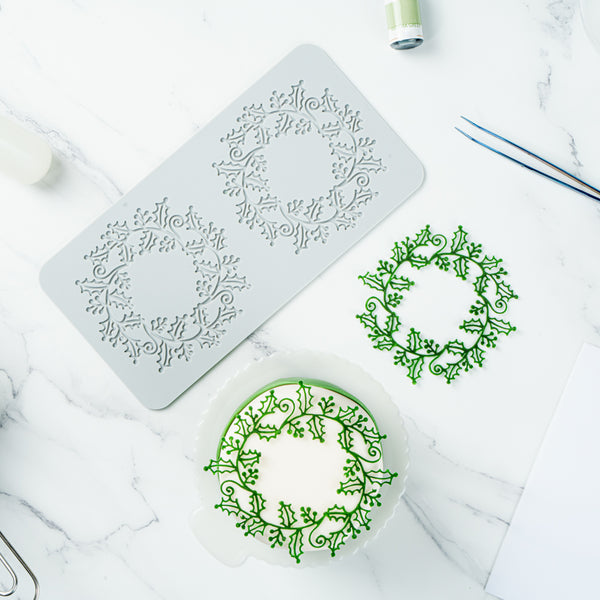 Restaurantware Pastry Tek Gray Silicone Autumn Leaf Halo Fondant Impression Mat - 1 Count Box