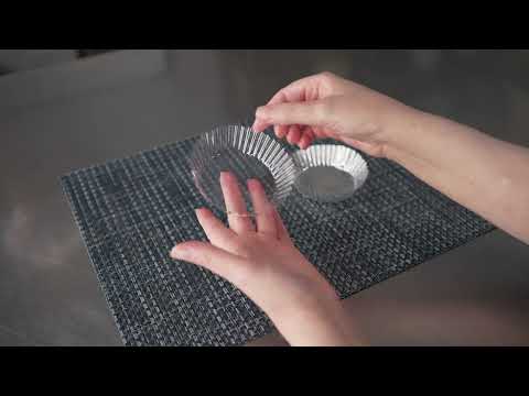 Restaurantware Pastry Tek Invisa-liner 2 Oz Round Clear Plastic Bakery Liner - 2 1/2" X 2 1/2" X 1" - 200 Count Box