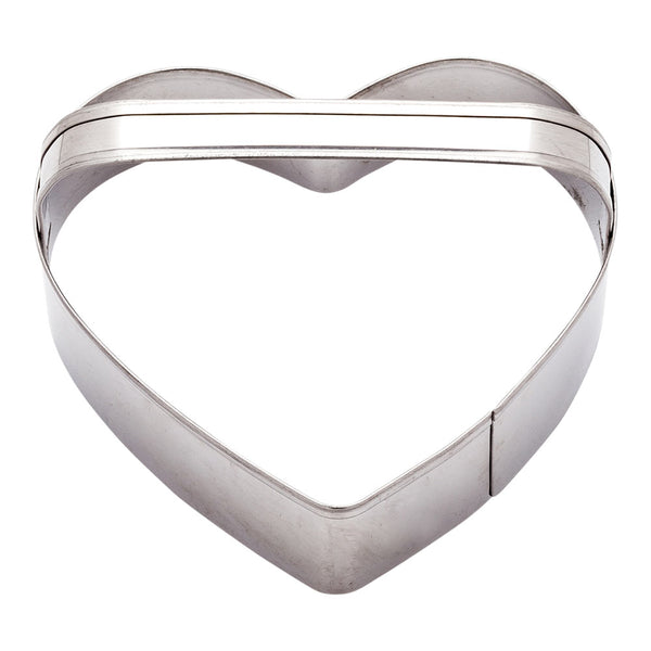 Restaurantware Pastry Tek Metal Heart Cookie Cutter With Handle 3.7 Inch 1 Count Box