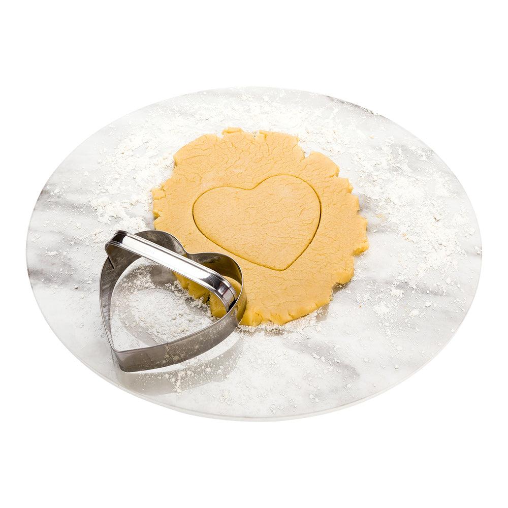 restaurantware Pastry Tek Metal Heart Cookie Cutter with Handle 3.7 inch 1 count box