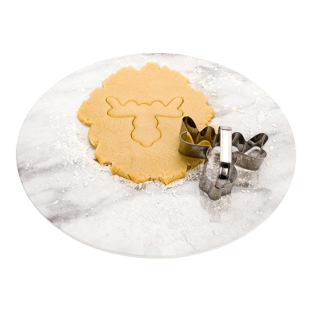 restaurantware Pastry Tek Metal Reindeer Cookie Cutter with Handle 4 inch 1 count box