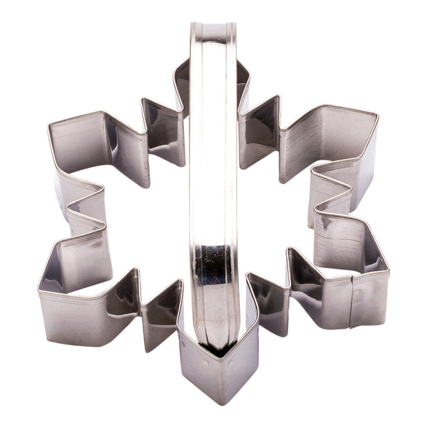 Restaurantware Pastry Tek Metal Snowflake Cookie Cutter With Handle 4 Inch 1 Count Box