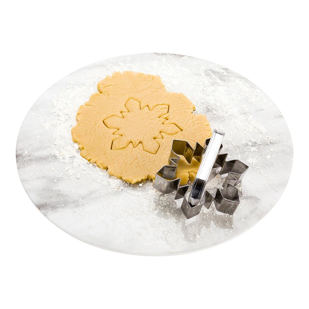 restaurantware Pastry Tek Metal Snowflake Cookie Cutter with Handle 4 inch 1 count box