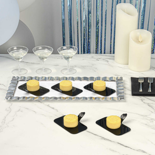 Restaurantware Pastry Tek Rectangle Black Plastic Pastry Pallet - 4" X 2 1/4" X 1" - 100 Count Box