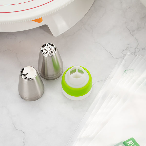 Restaurantware Pastry Tek Round White Plastic Tri-Color Russian Piping Tip Coupler - 1 Count Box