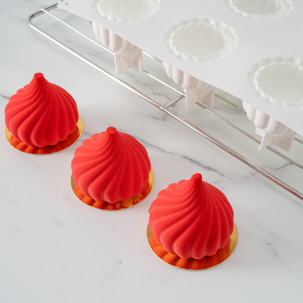 Restaurantware Pastry Tek Silicone Spiral Baking Mold - 6-Compartment - 10 Count Box