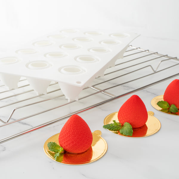 Restaurantware Pastry Tek Silicone Strawberry Baking Mold - 15-Compartment - 10 Count Box