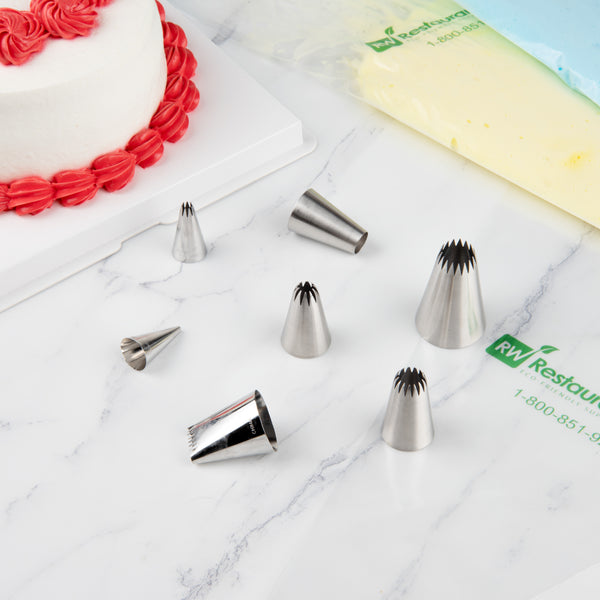 Restaurantware Pastry Tek Stainless Steel #2C Drop Flower Piping Tip - 1" X 1" X 1 1/2" - 1 Count Box