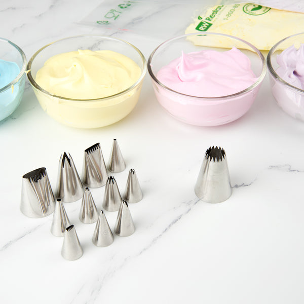 Restaurantware Pastry Tek Stainless Steel #8B Open Star Piping Tip - 1 1/4" X 1 1/4" X 1 3/4" - 1 Count Box