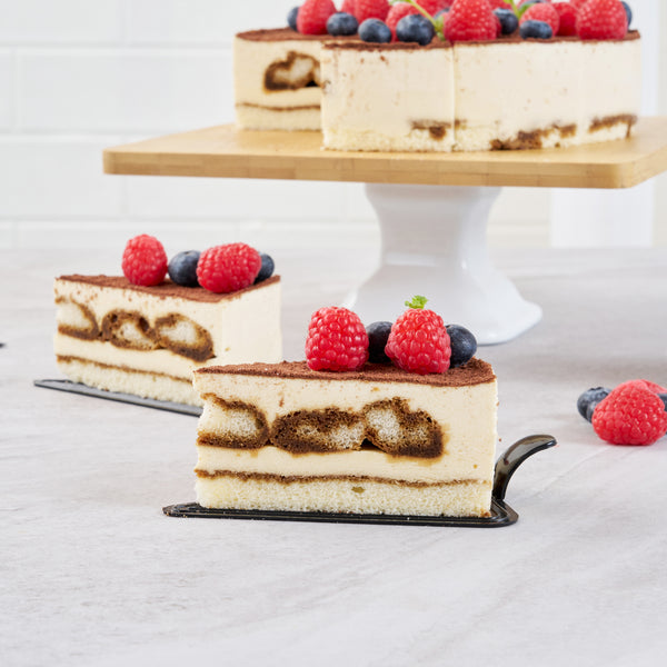 Restaurantware Pastry Tek Triangle Black Plastic Cake Server - 4 1/2" X 3" - 100 Count Box