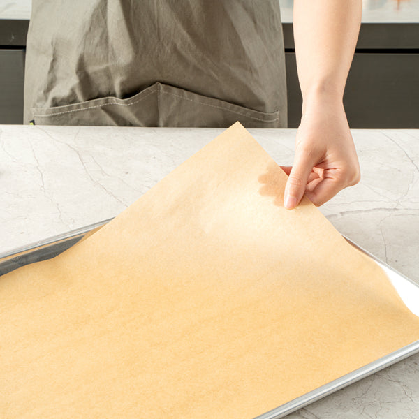 Restaurantware Pastry Tek Unbleached Parchment Paper Half Size Sheet Pan Liner - Silicone Coated - 12" X 16" - 1000 Count Box