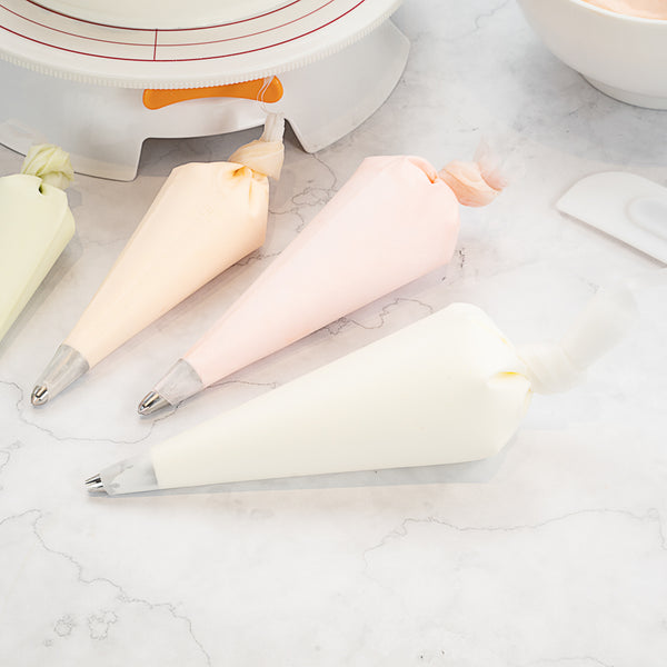 Restaurantware Pastry Tek White Silicone Pastry Piping Bag 4-Piece Set - 1 Count Box