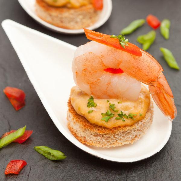 Restaurantware Pulp Tek Teardrop White Sugarcane / Bagasse Tasting Spoon - 4 1/4" X 2" X 1 1/4" - 100 Count Box