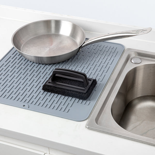 Restaurantware RW Clean Black Heavy-Duty Scouring Pad - Multi-Purpose With Handle - 6" X 5 1/2" X 3" - 1 Count Box