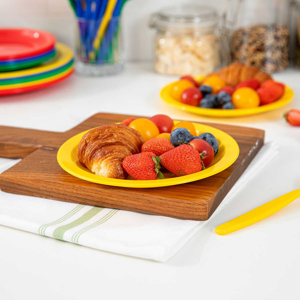 Restaurantware RW Kids Round Yellow Plastic Plate - 6 3/4" X 6 3/4" - 10 Count Box