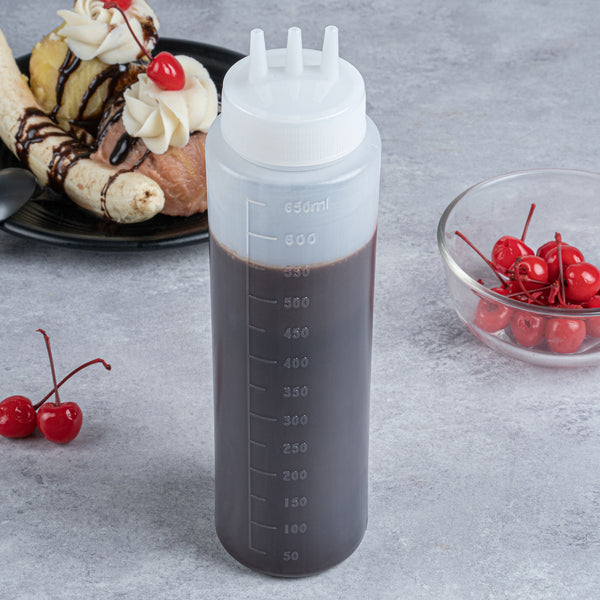 Restaurantware Sauce Tek 24 Oz Clear Plastic All-Purpose Squeeze Bottle - With Triple Dispersion Tip - 6 Count Box