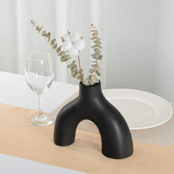 Restaurantware Table Art Black Ceramic Soft Arch Vase - 9'' X 3 1/4'' X 8'' - 1 Count Box