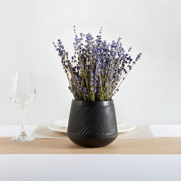 Restaurantware Table Art Black Ceramic Tea Cup Vase - 6'' X 6'' X 5 1/2'' - 1 Count Box