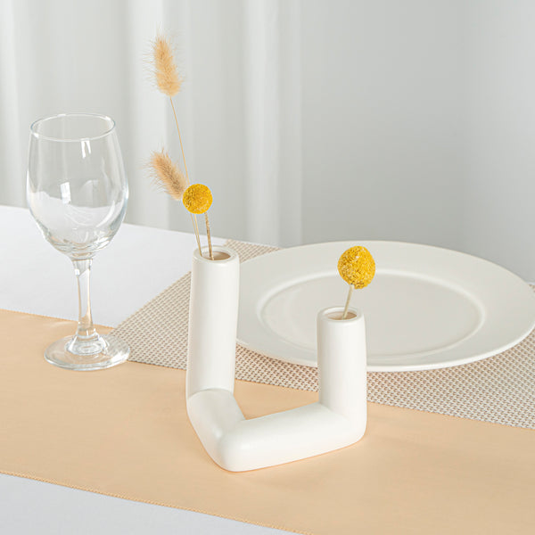 Restaurantware Table Art Rectangle White Ceramic Abstract Vase - 6 1/4'' X 5'' X 6'' - 1 Count Box