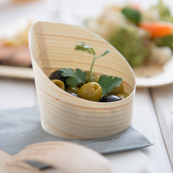 Restaurantware Taipei 4 Oz Round Natural Wood Mini Incline Cup - 2 1/2" X 2 1/2" X 2 3/4" - 100 Count Box