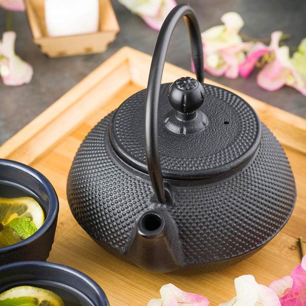 Restaurantware Tetsubin 20 Oz Round Black Cast Iron Teapot - 6 1/4" X 5 1/2" X 5 3/4" - 1 Count Box