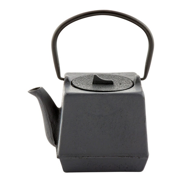 Restaurantware Tetsubin 27 Oz Square Black Cast Iron Teapot - 5 1/2" X 4 1/4" X 7 1/4" - 1 Count Box