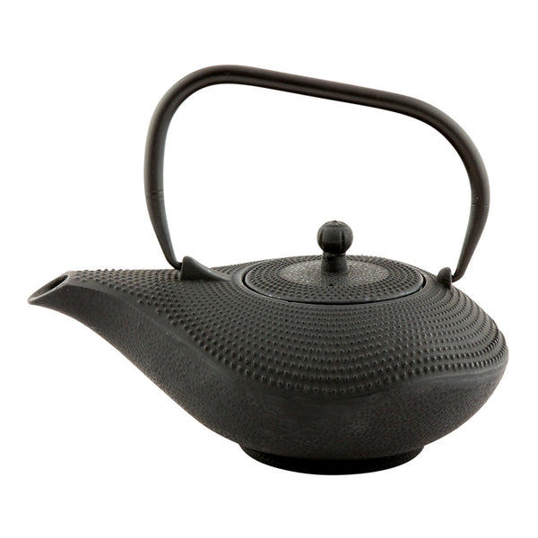 Restaurantware Tetsubin 34 Oz Oval Black Cast Iron Teapot - 8 1/2" X 6 1/4" X 6 1/4" - 1 Count Box