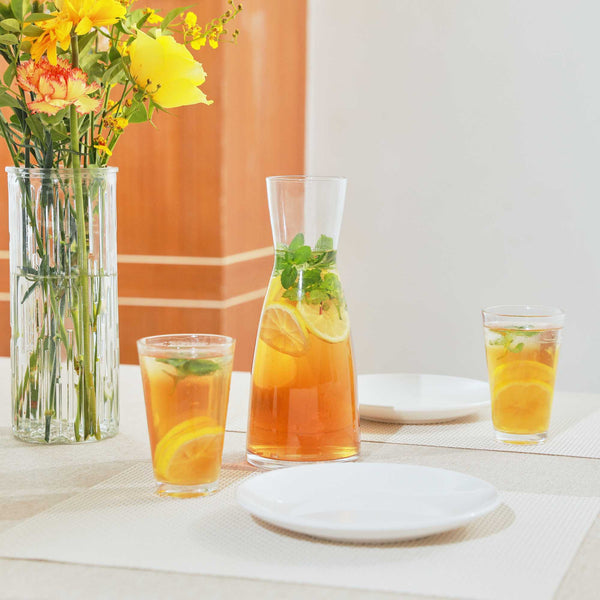 Restaurantware Vetri 1L Clear Glass Carafe - 24 Count Box